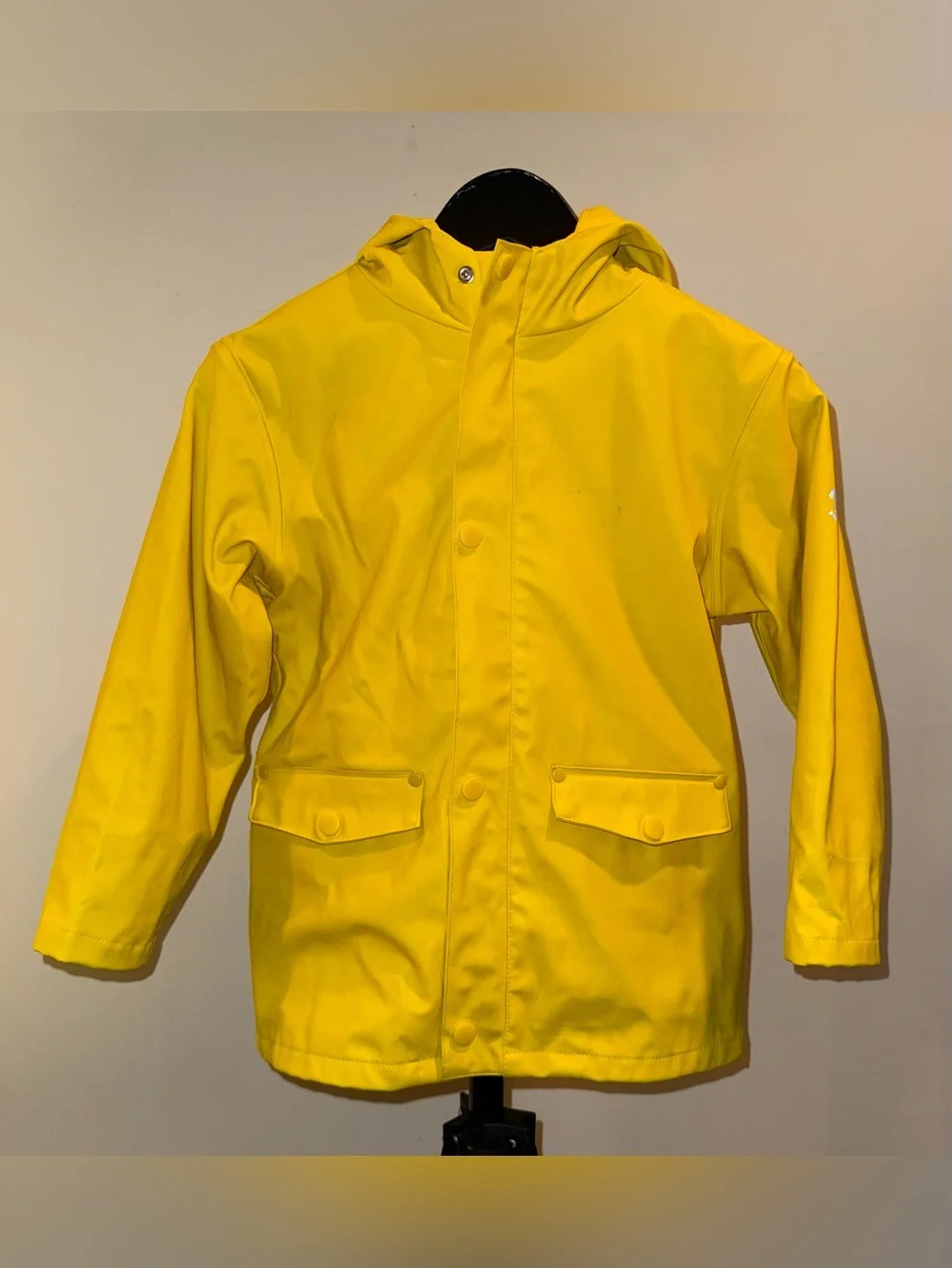 Mini Boden kids classic yellow rubberized raincoat, size 5/6